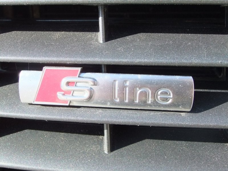 AUDI A4 Avant 2.0 TDI DPF-S-line-
